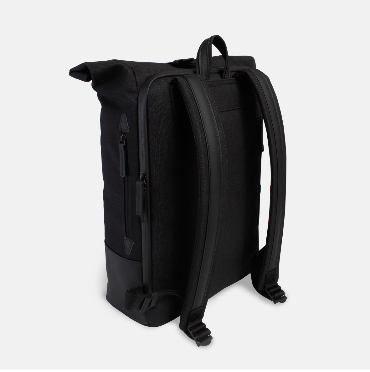 schwarzer Rolltop Rucksack #Farbe_Raven Midnight