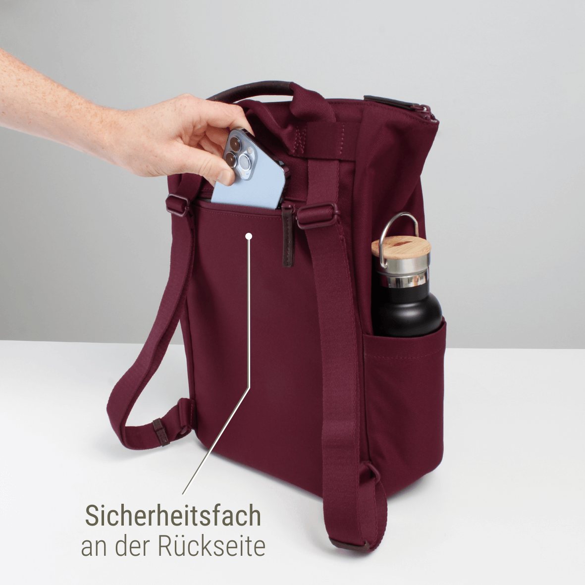 Nachhaltiger Rucksack aus Kork mit Flaschenfach in rot #Farbe_Robin Chocolate