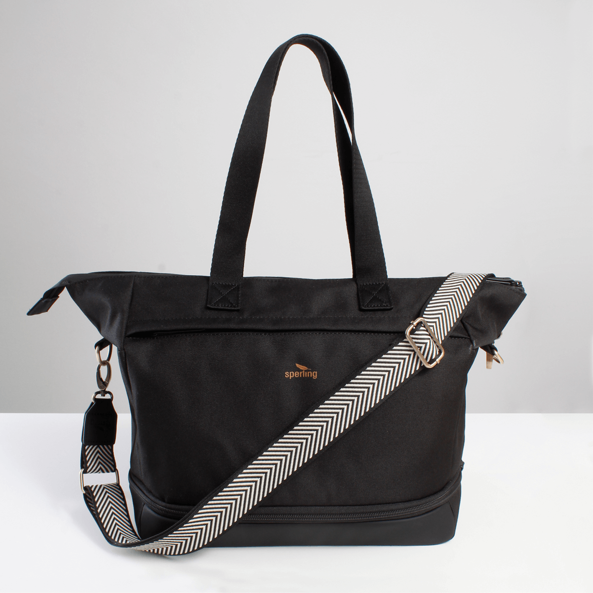 Schwarzer Shopper mit Wechselgurt #Farbe_Raven